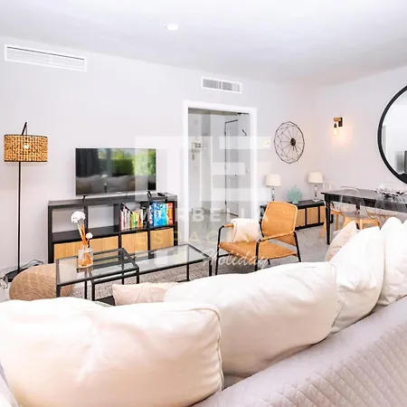 Chic Garden Flat 5min From Apartamento Marbella