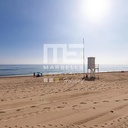 Chic Garden Flat 5min From Apartamento Marbella