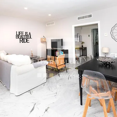 Chic Garden Flat 5min From Apartamento *