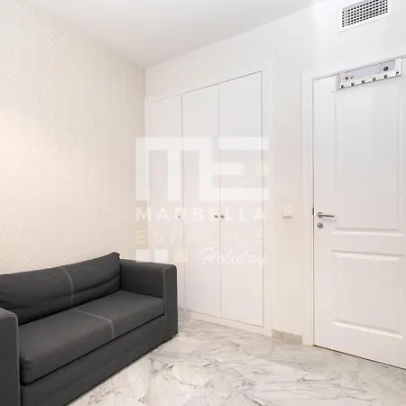 Chic Garden Flat 5min From Apartamento Marbella