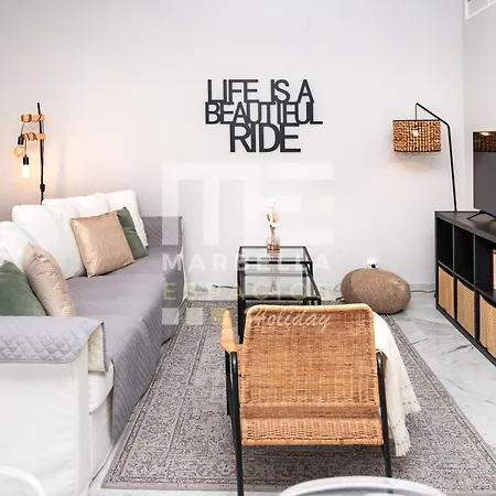 Apartamento Chic Garden Flat 5min From Marbella