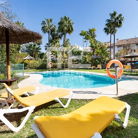 Chic Garden Flat 5min From Apartamento *