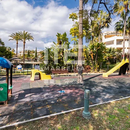 Chic Garden Flat 5min From Apartamento Marbella