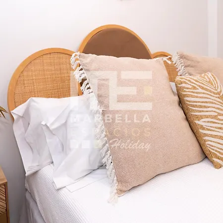 Chic Garden Flat 5min From شقة