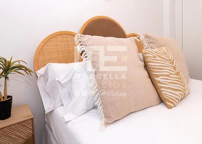 Chic Garden Flat 5min From Apartment