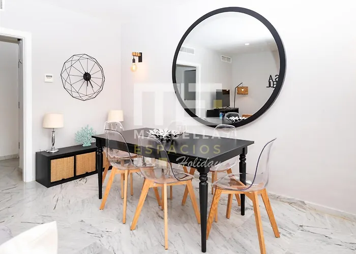 Apartment Chic Garden Flat 5min From Marbella