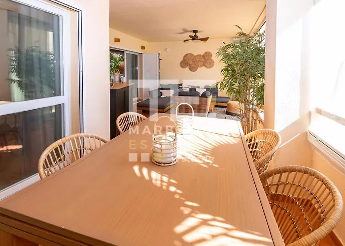 Chic Garden Flat 5min From Apartment Marbella