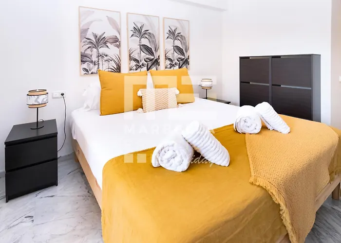 Apartment Chic Garden Flat 5min From Marbella