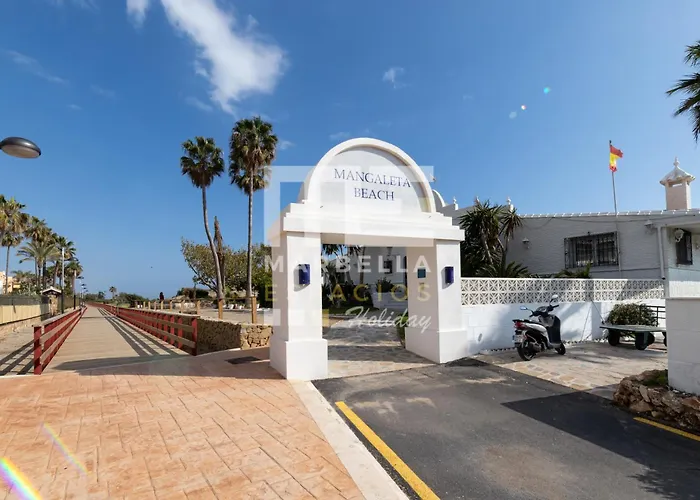 Chic Garden Flat 5min From Apartment Marbella