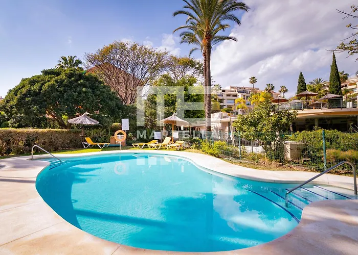 Chic Garden Flat 5min From Apartment