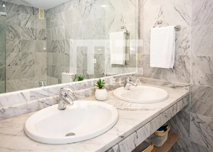 Apartment Chic Garden Flat 5min From Marbella