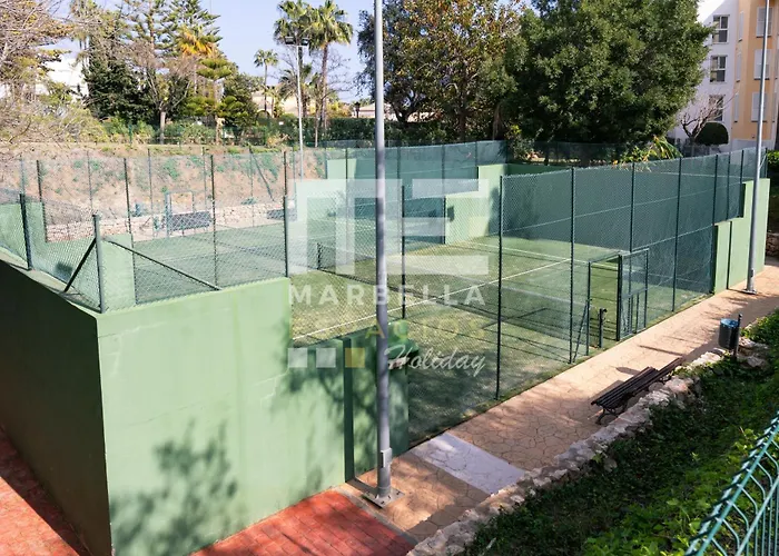 Chic Garden Flat 5min From Marbella